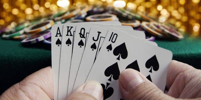 Cách chơi Poker tấn công mạnh mẽ