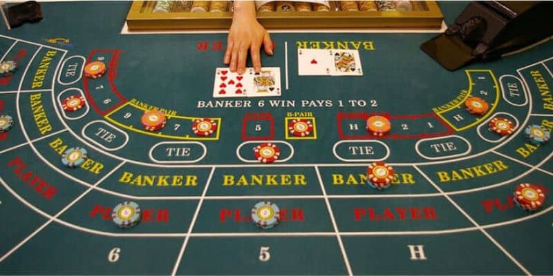 Kỹ thuật canh bài Baccarat - không nên chơi gấp thếp